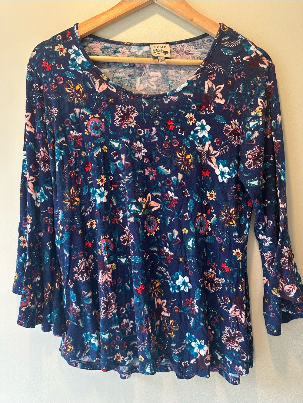 Como Vintage size M Women's Navy Floral Scoop Neck Top